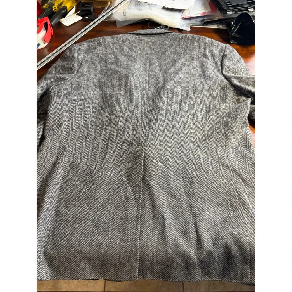 Lands End size estimated